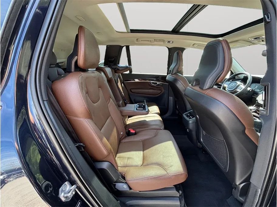 Volvo XC90 photo 45