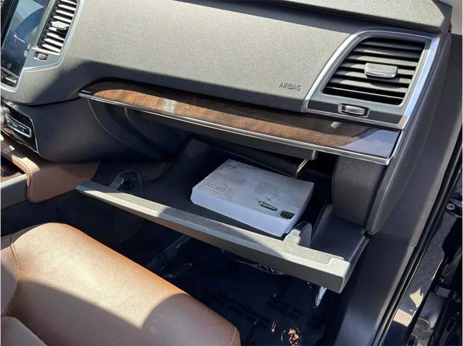 Volvo XC90 photo 49