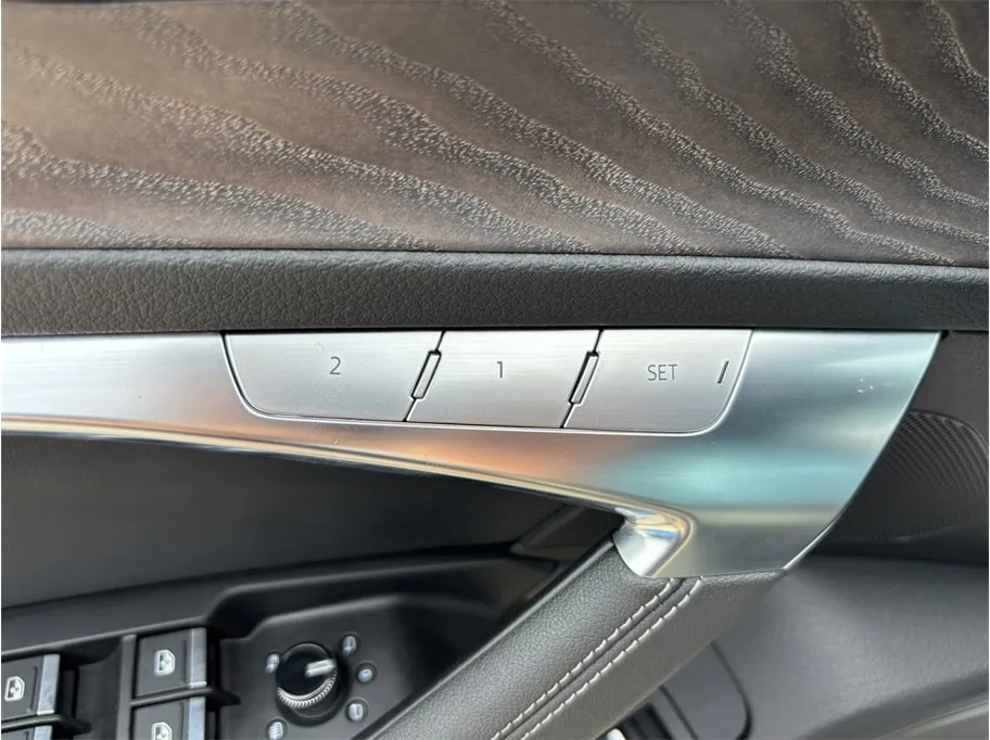 Audi A6 photo 25