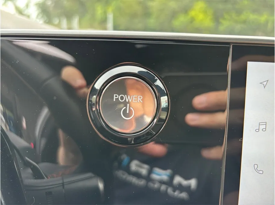 Lexus NX photo 25