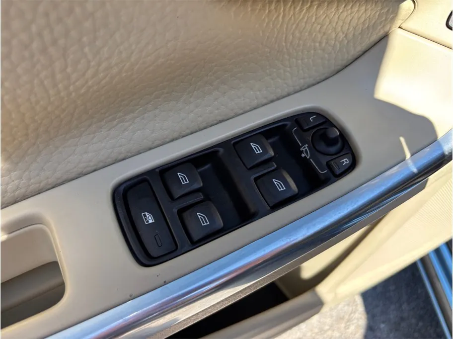 Volvo S60 photo 22