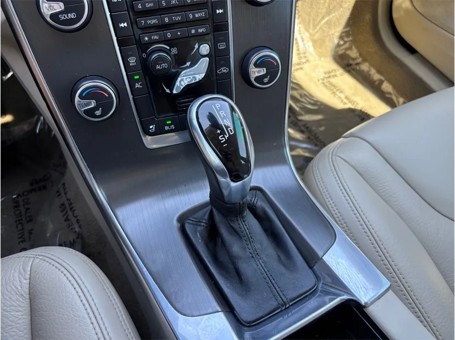 Volvo S60 photo 35