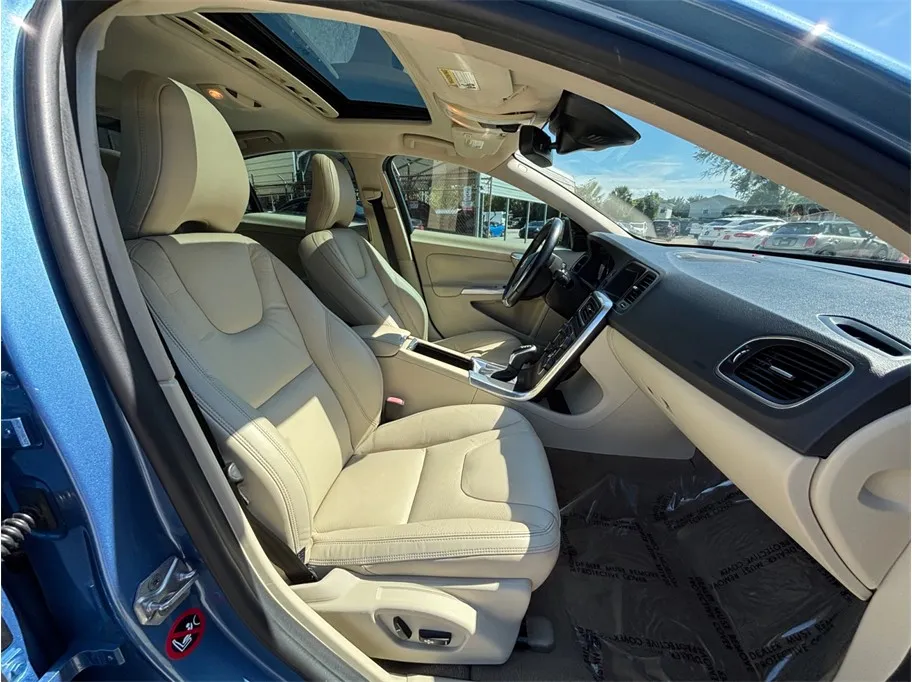 Volvo S60 photo 41