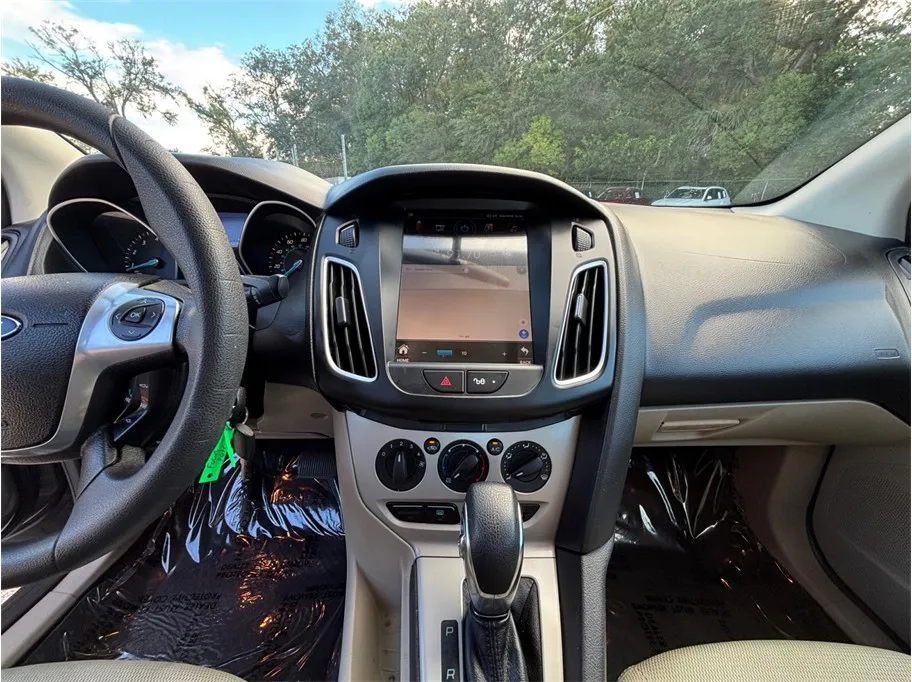 Ford Focus photo 11