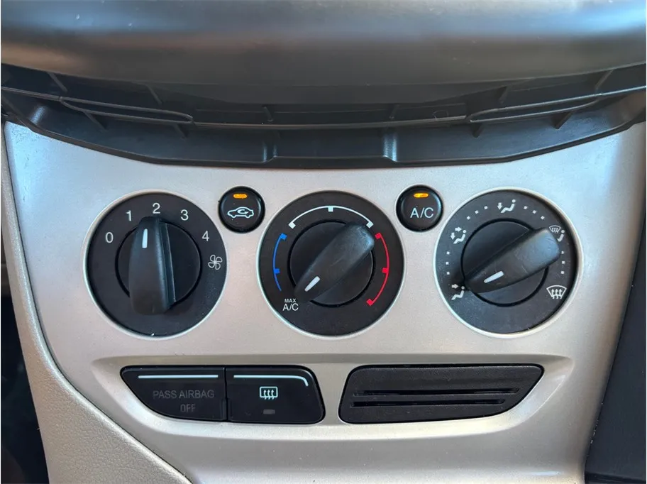 Ford Focus photo 23