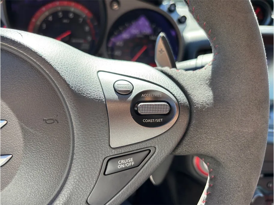 Nissan 370Z photo 23