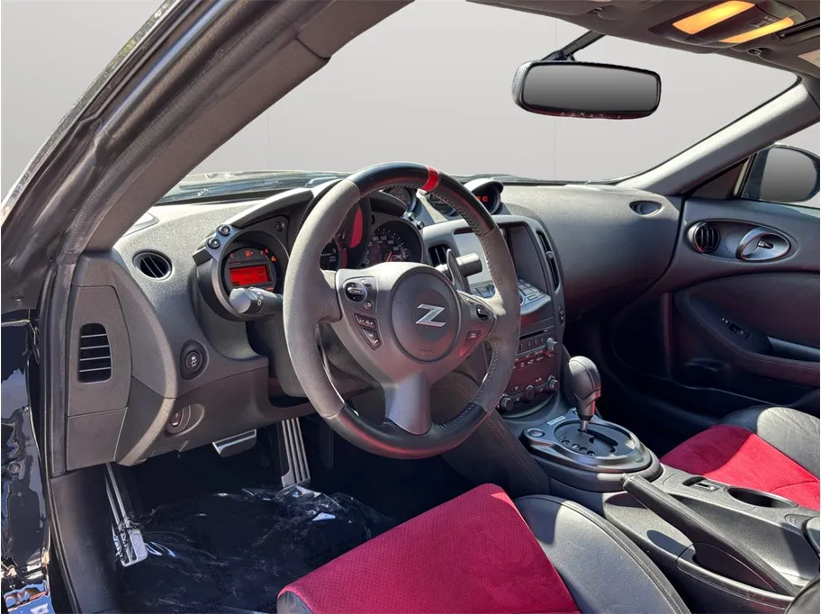 Nissan 370Z photo 6