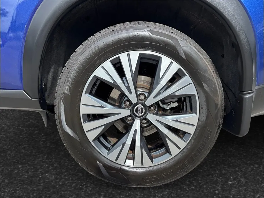 Nissan Rogue photo 14