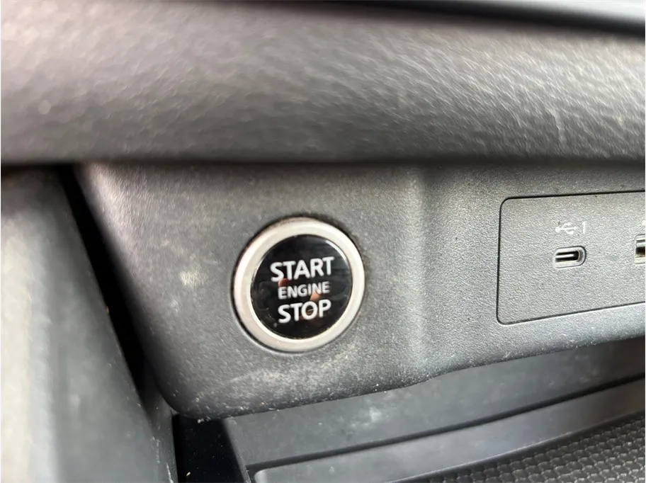 Nissan Rogue photo 25
