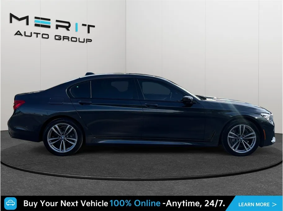 BMW 7 Series photo 10