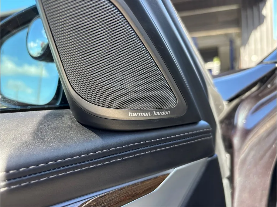 BMW 7 Series photo 25