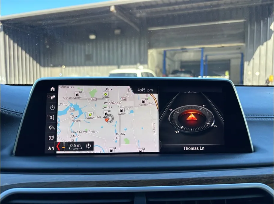 BMW 7 Series photo 32