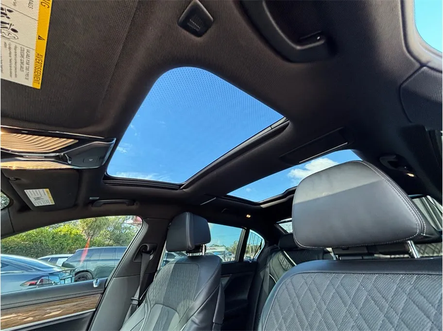 BMW 7 Series photo 38