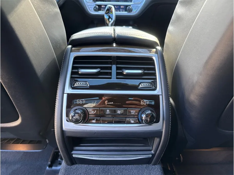 BMW 7 Series photo 41