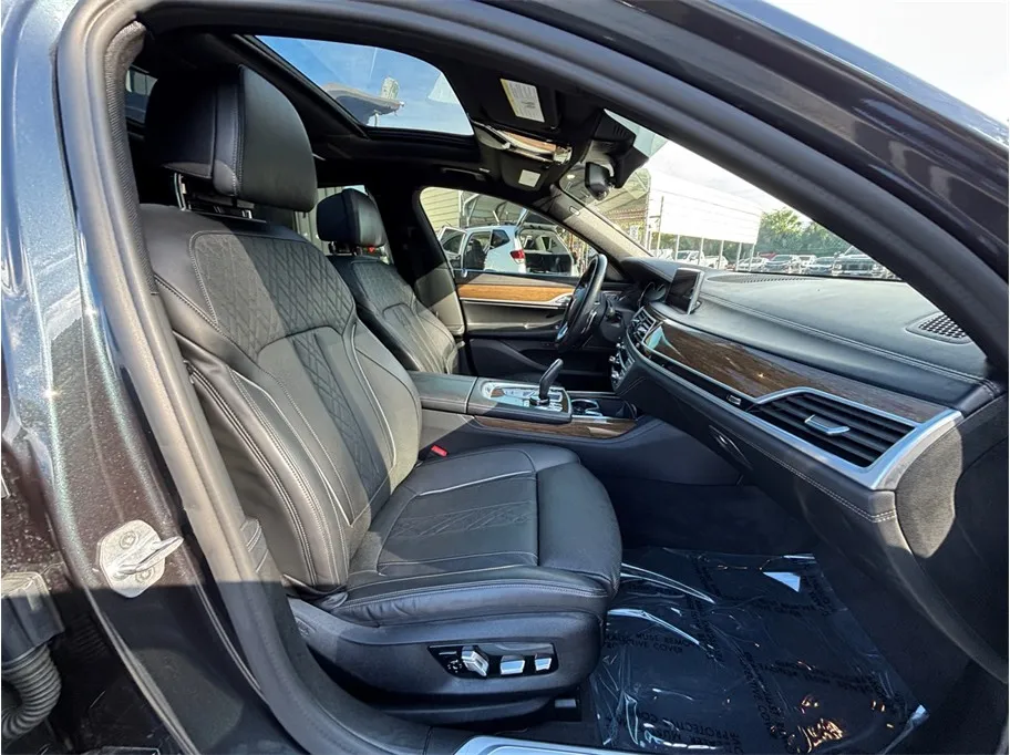 BMW 7 Series photo 45