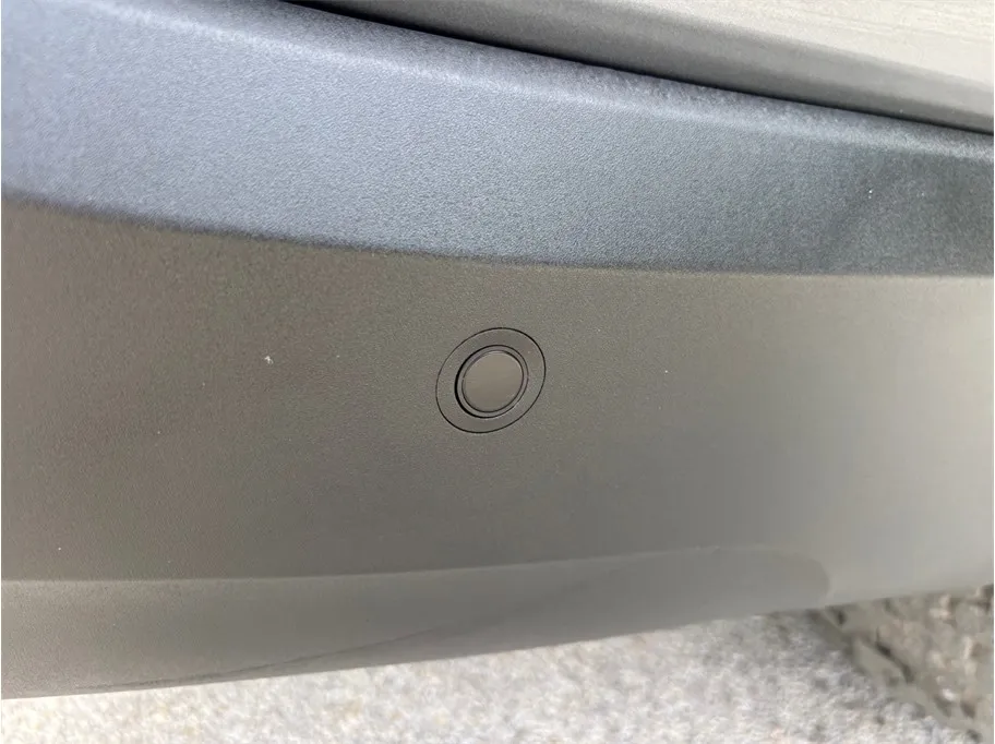 Rivian R1T photo 16