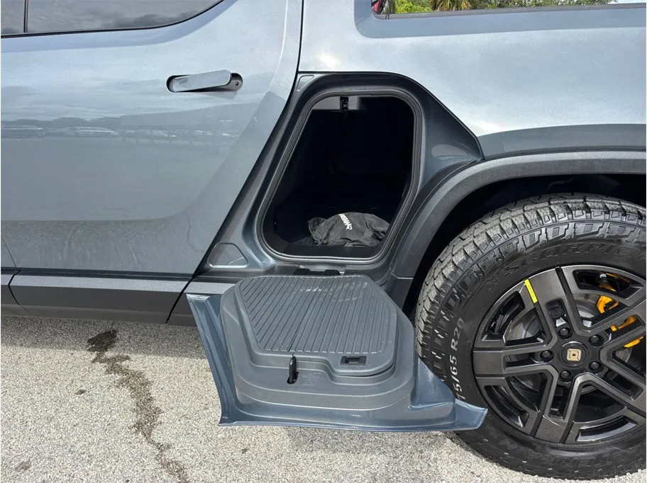 Rivian R1T photo 17