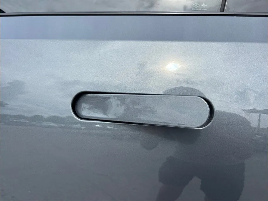 Rivian R1T photo 18