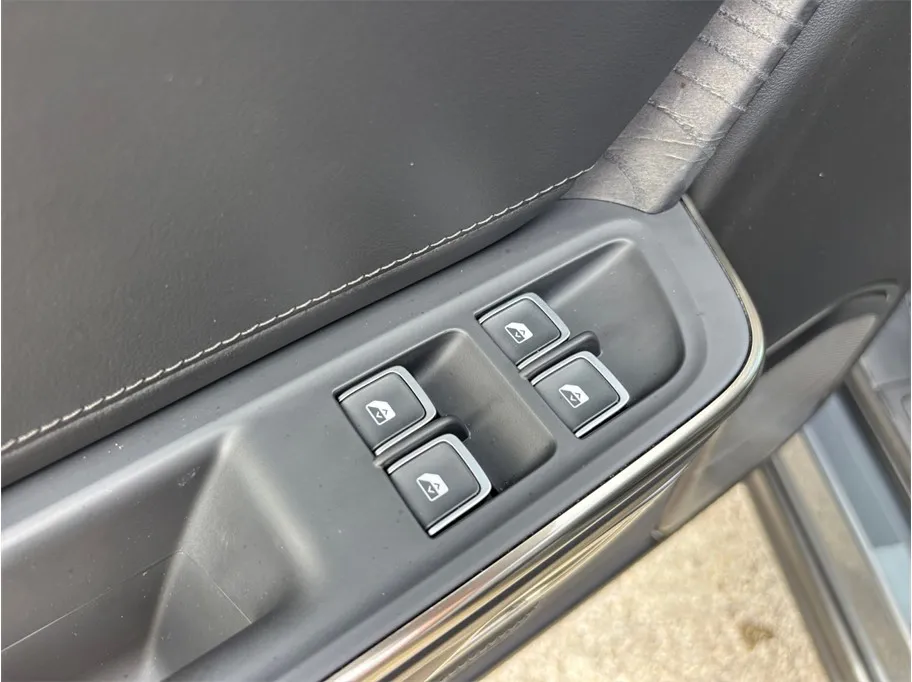 Rivian R1T photo 23