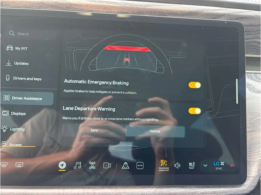 Rivian R1T photo 31
