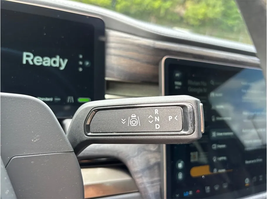 Rivian R1T photo 34