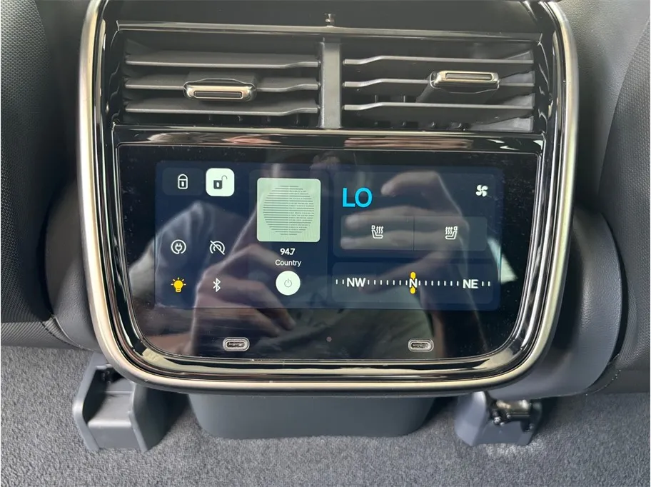 Rivian R1T photo 40