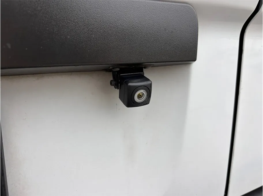 Mercedes-Benz Sprinter photo 14