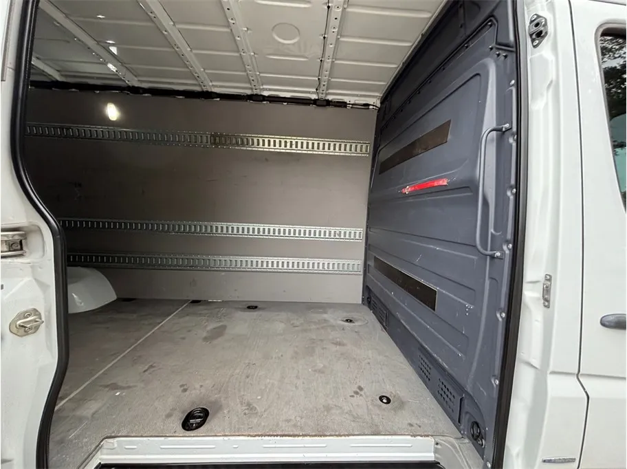 Mercedes-Benz Sprinter photo 28