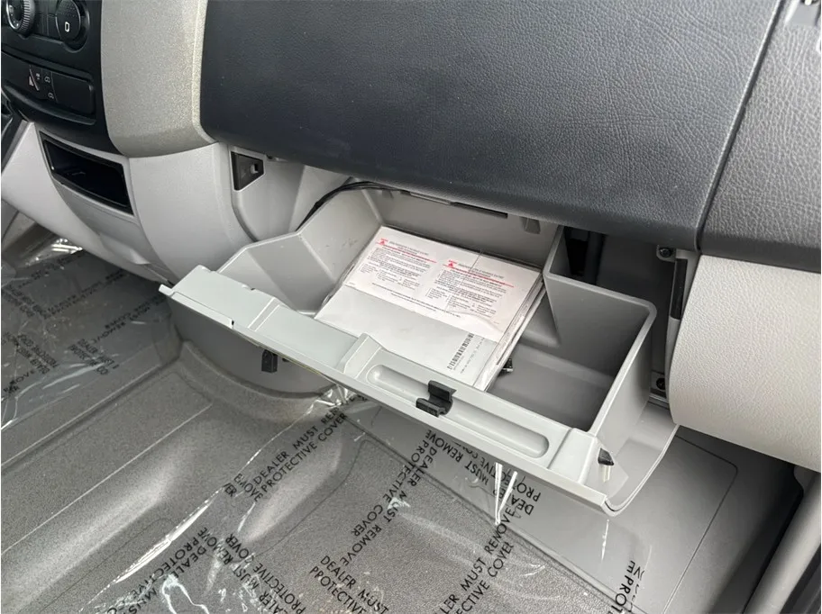 Mercedes-Benz Sprinter photo 31