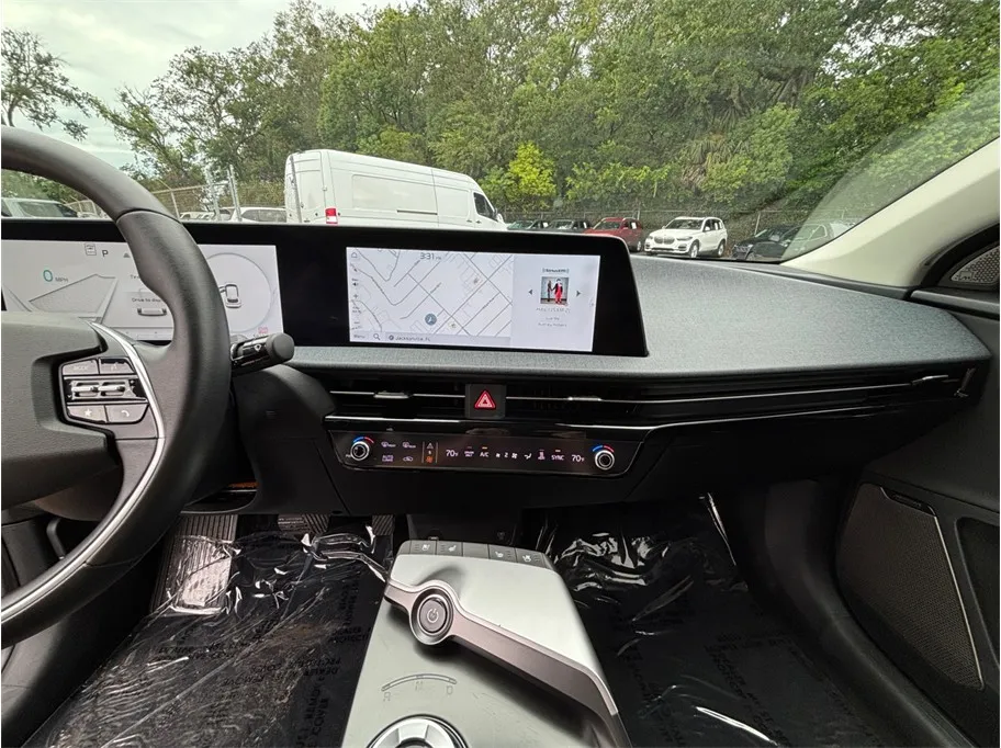 Kia EV6 photo 11