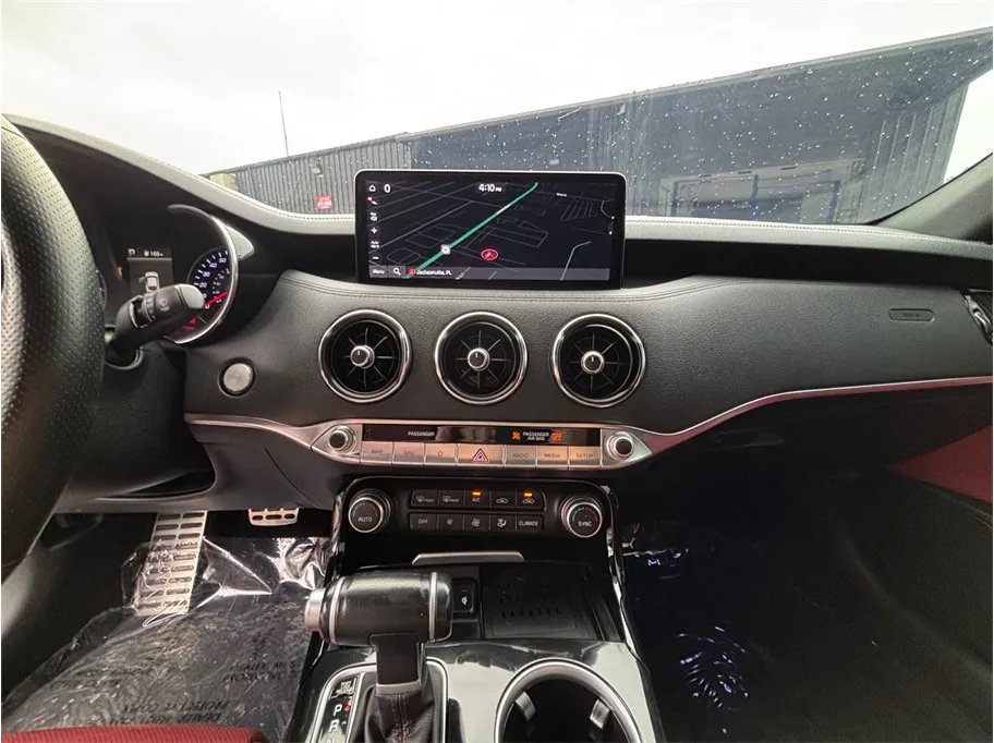 Kia Stinger photo 11