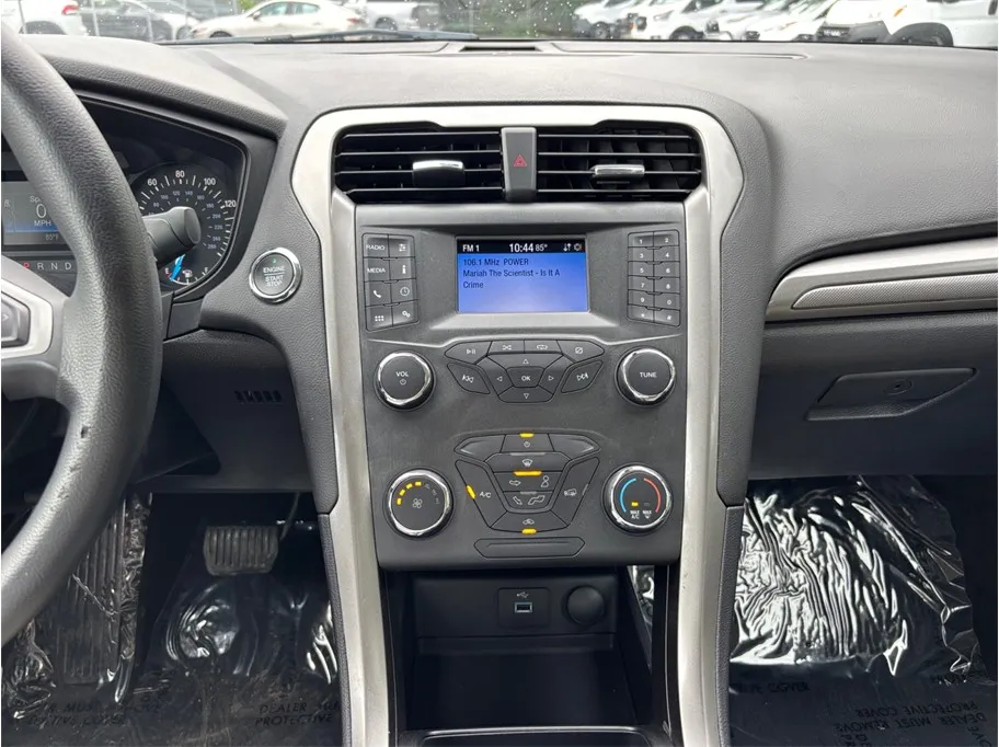 Ford Fusion photo 11