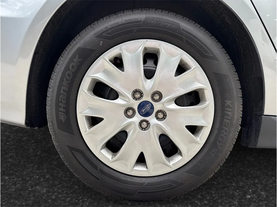 Ford Fusion photo 14