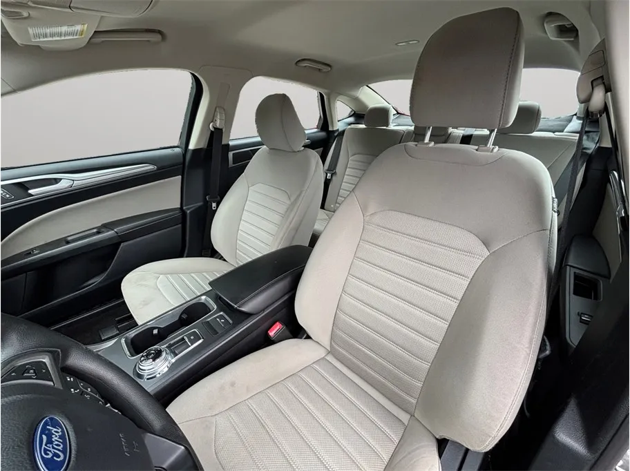 Ford Fusion photo 16
