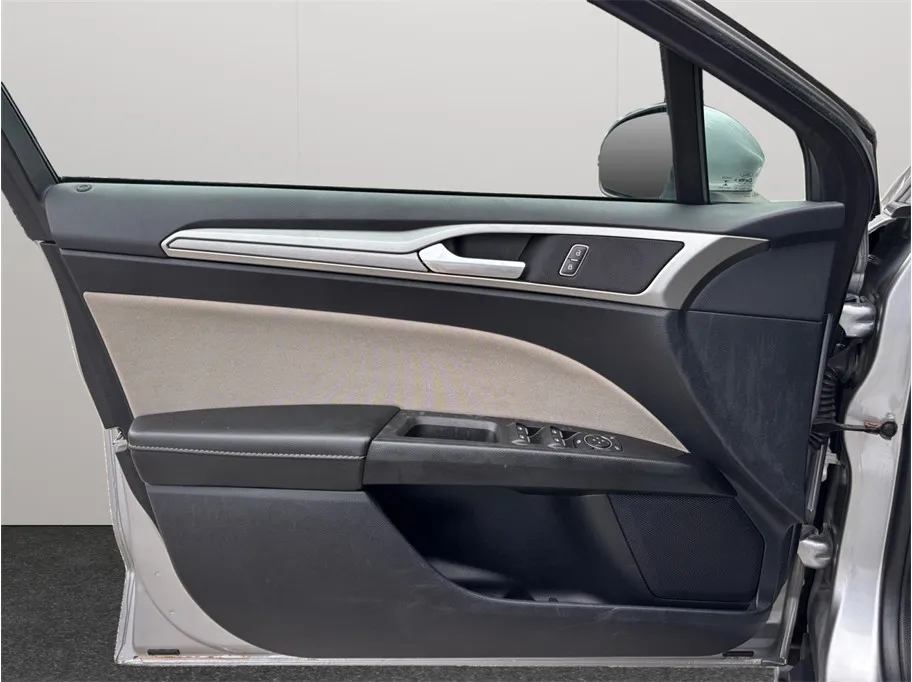 Ford Fusion photo 17