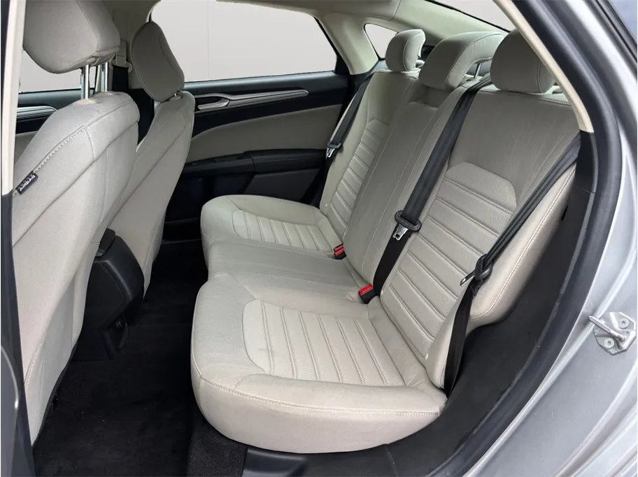 Ford Fusion photo 30