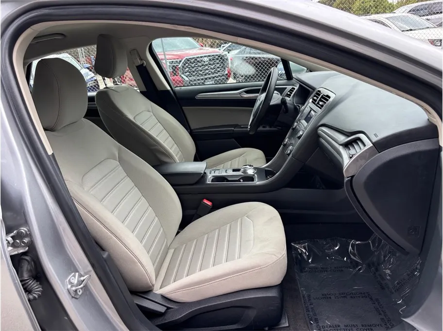 Ford Fusion photo 33