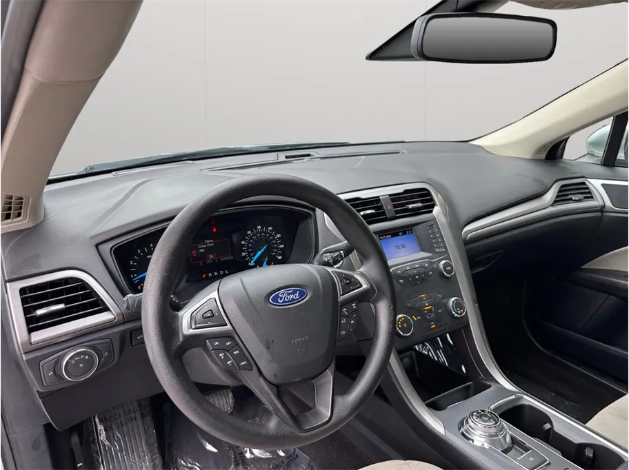 Ford Fusion photo 6