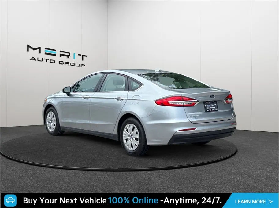 Ford Fusion photo 7