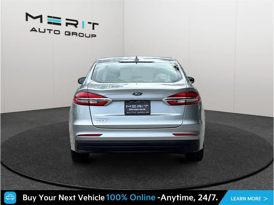 Ford Fusion photo 8