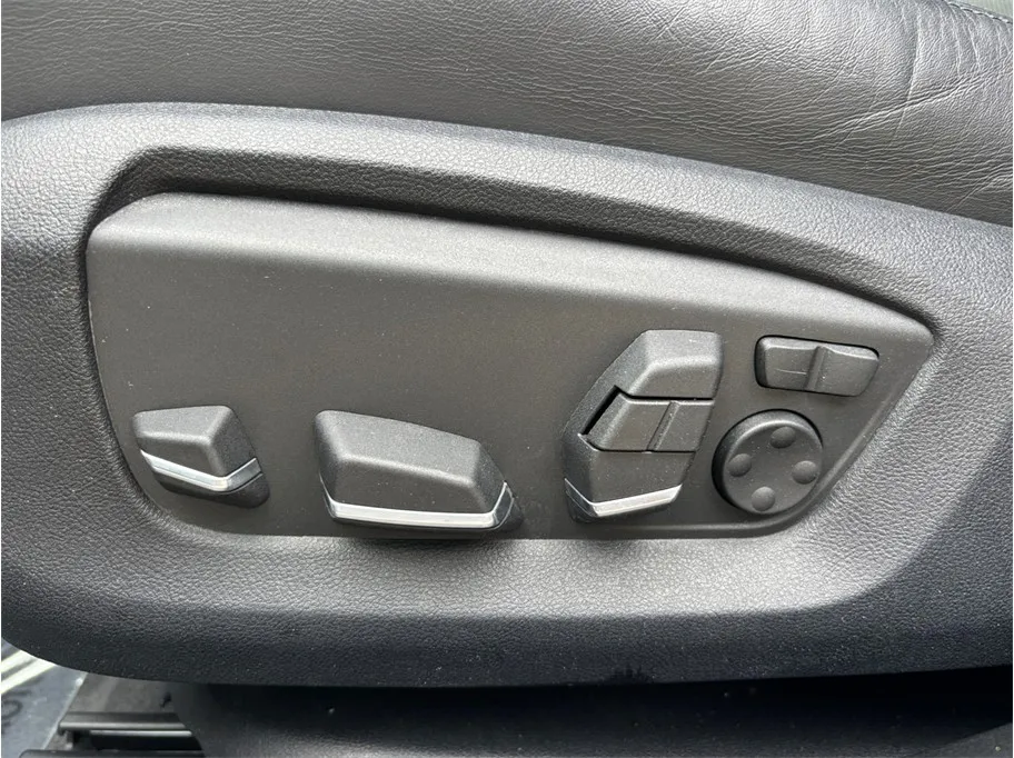 BMW 7 Series photo 19