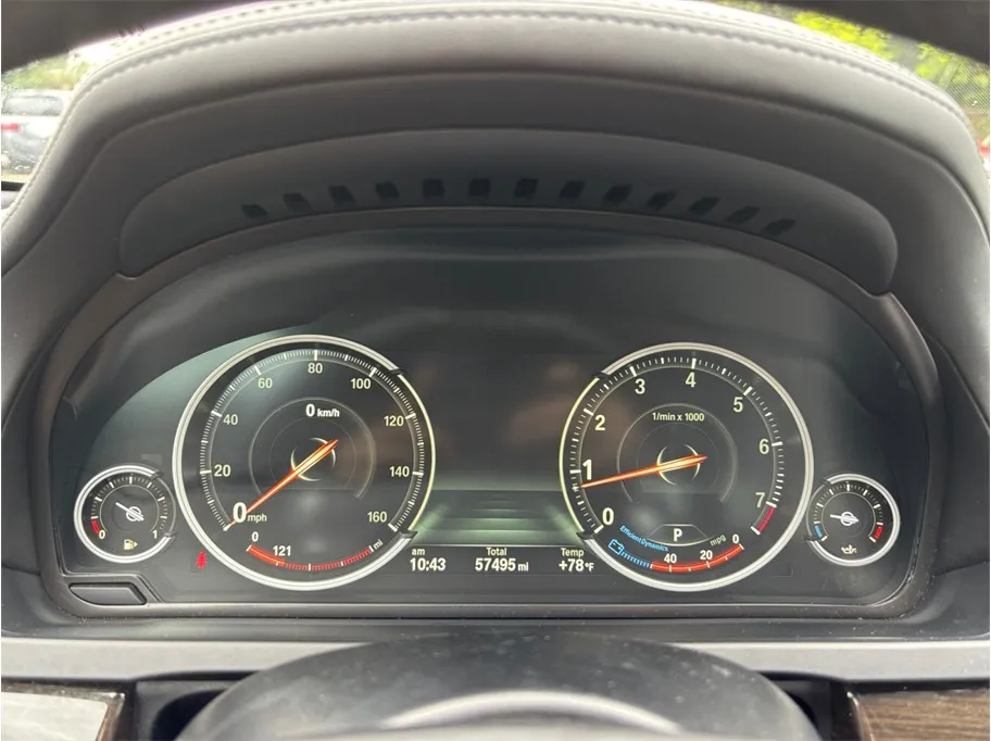 BMW 7 Series photo 25