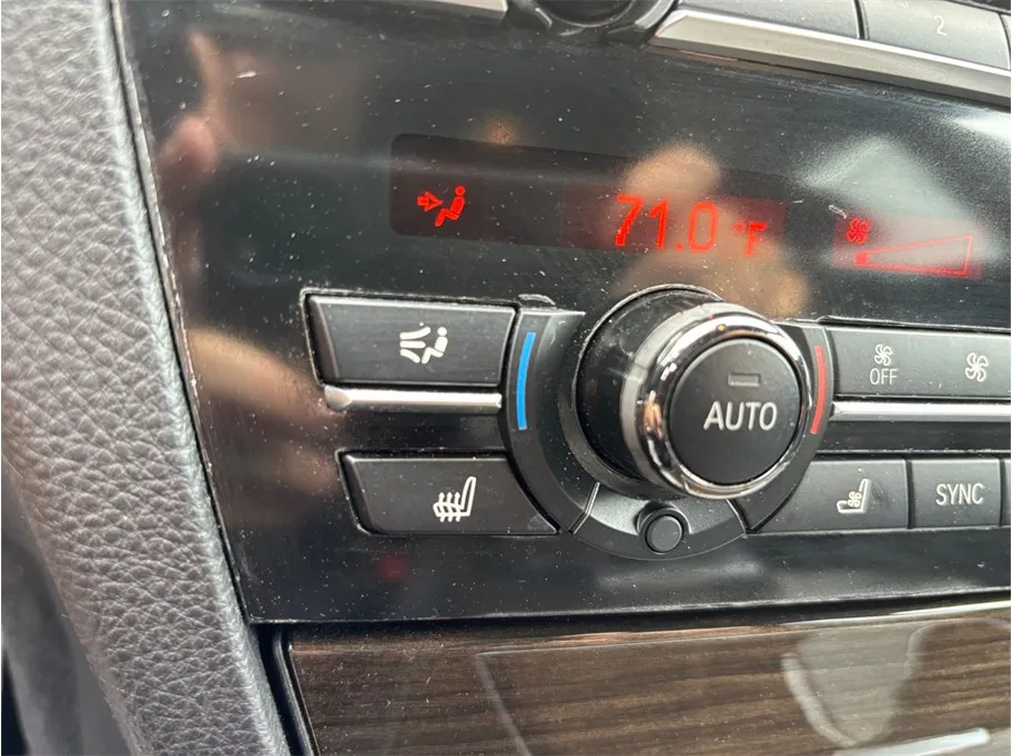 BMW 7 Series photo 34
