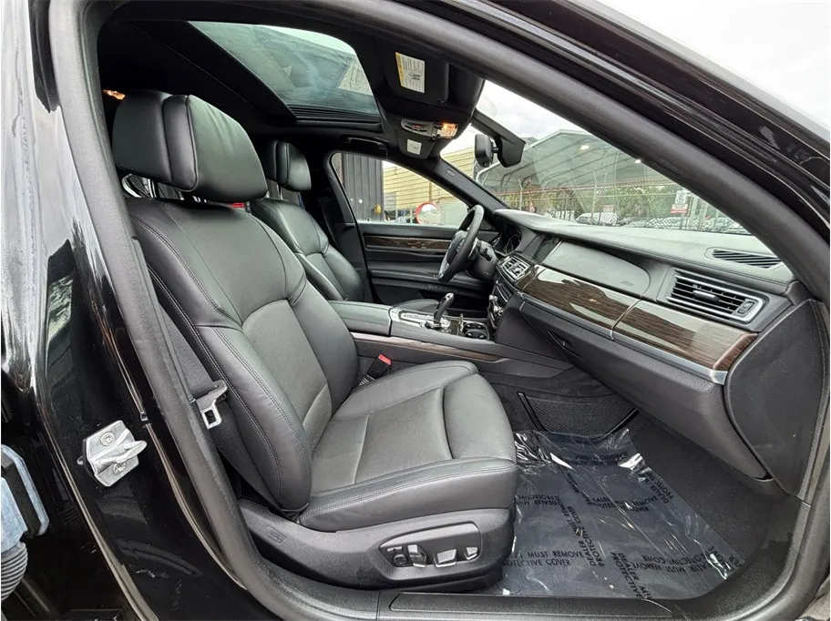 BMW 7 Series photo 45