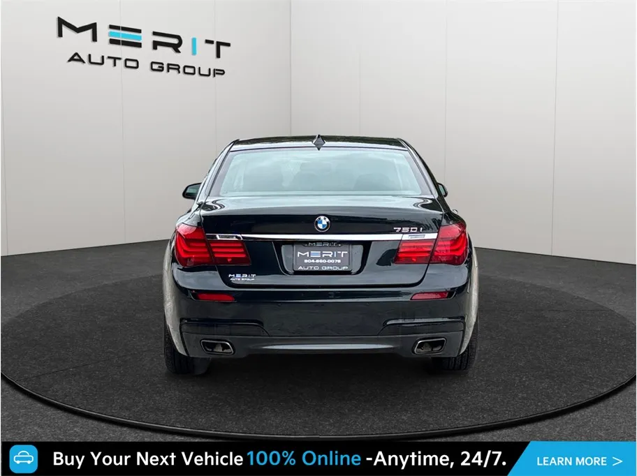 BMW 7 Series photo 8