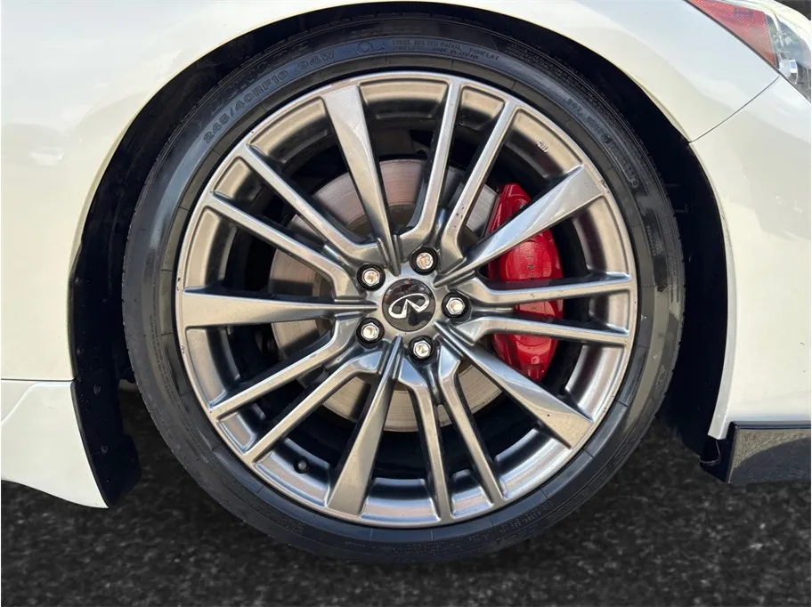 Infiniti Q50 photo 13