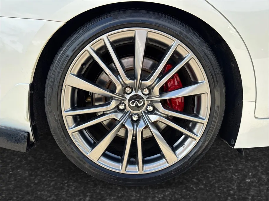 Infiniti Q50 photo 15