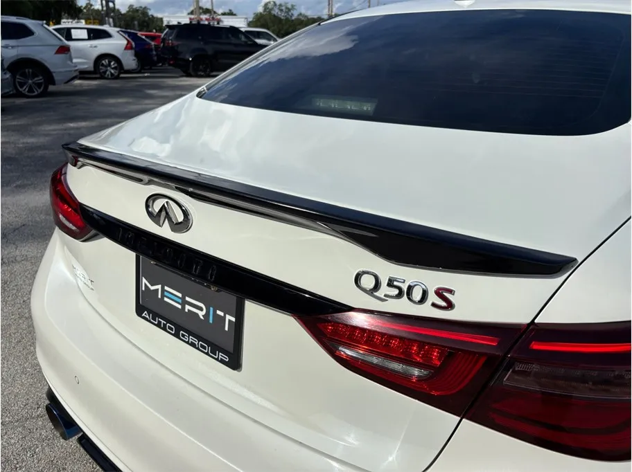 Infiniti Q50 photo 18