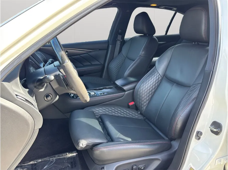 Infiniti Q50 photo 2