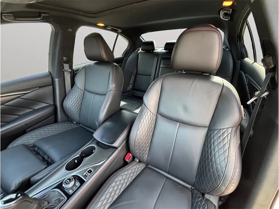 Infiniti Q50 photo 21
